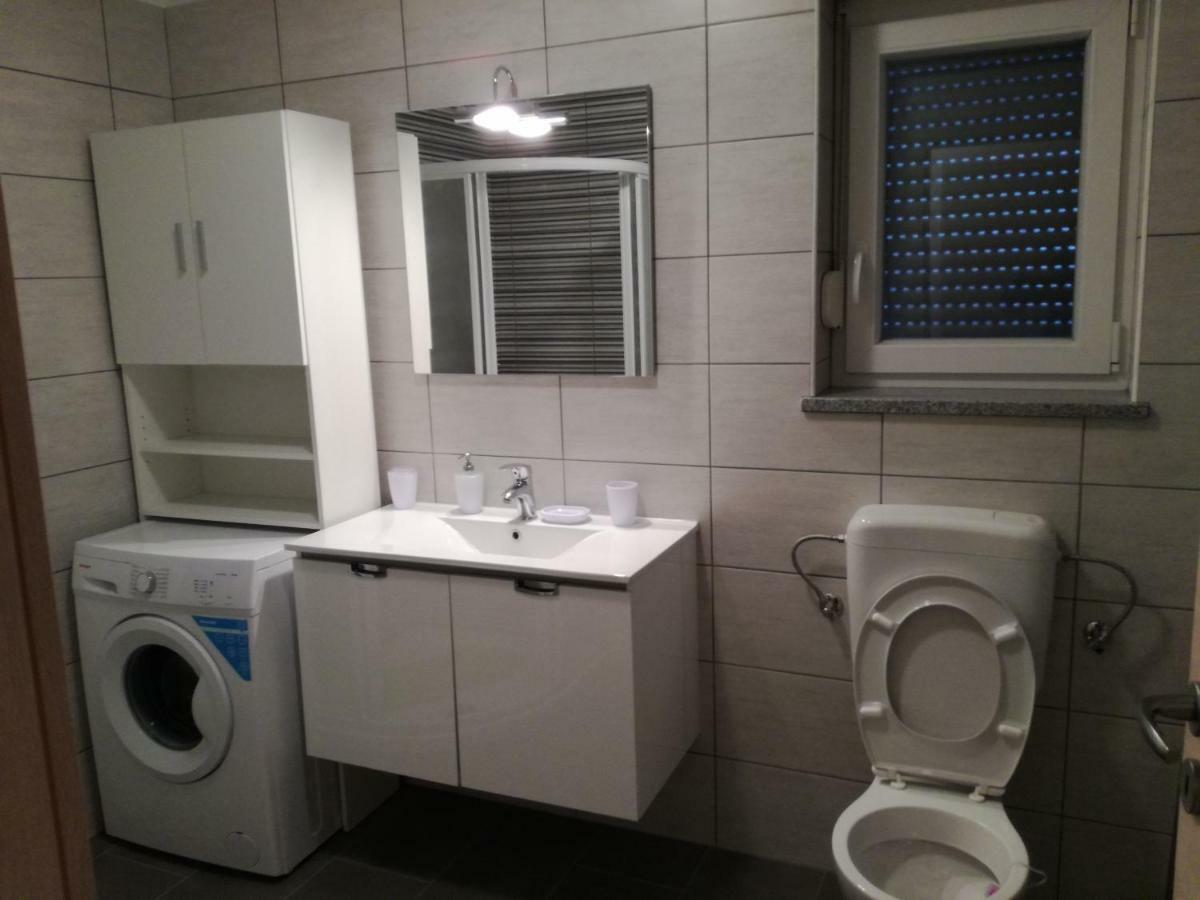 Apartإيزولا المظهر الخارجي الصورة