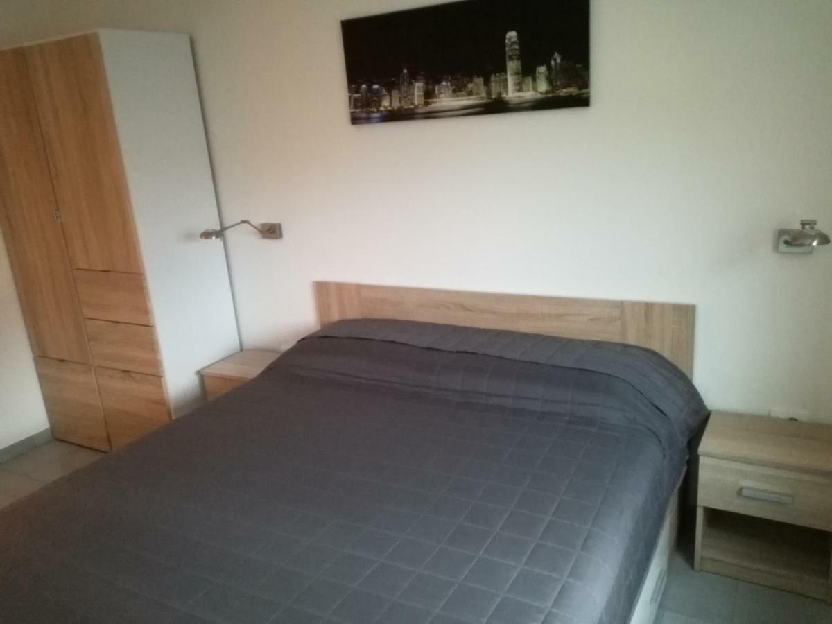 Apartإيزولا المظهر الخارجي الصورة