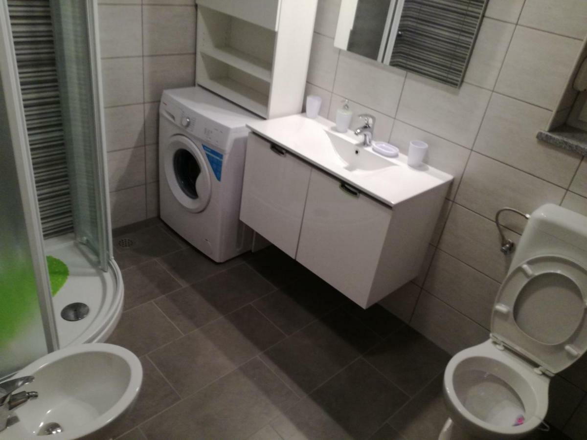 Apartإيزولا المظهر الخارجي الصورة