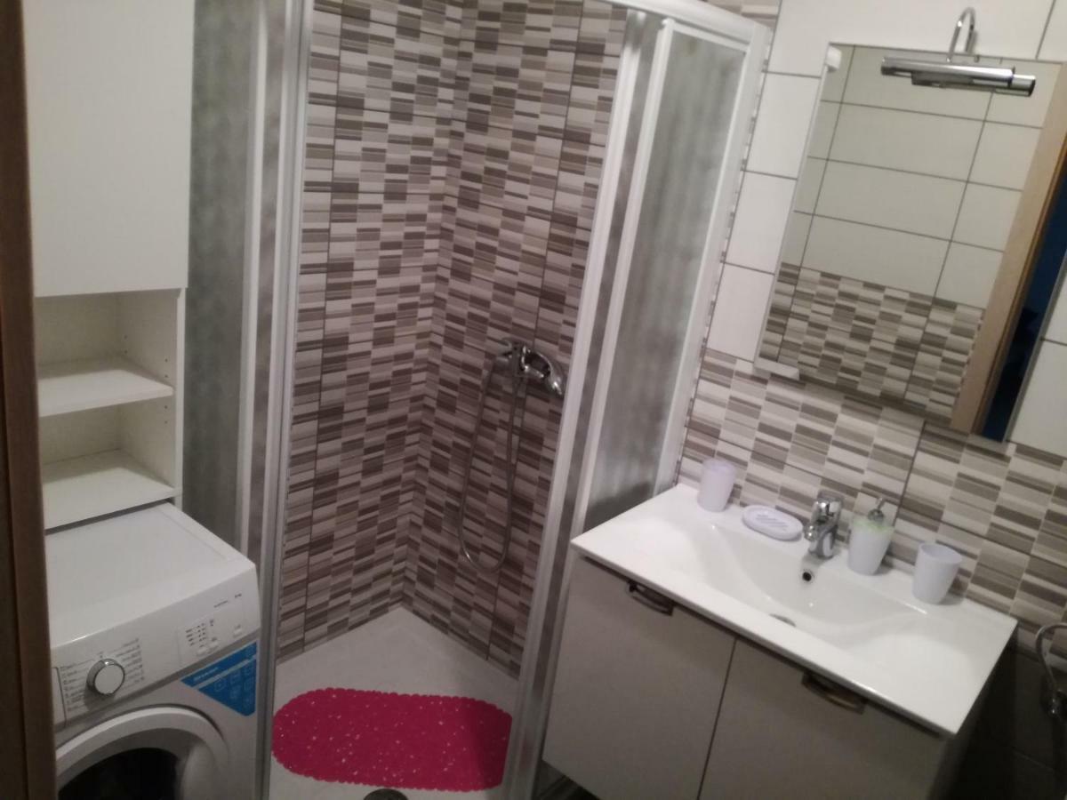 Apartإيزولا المظهر الخارجي الصورة