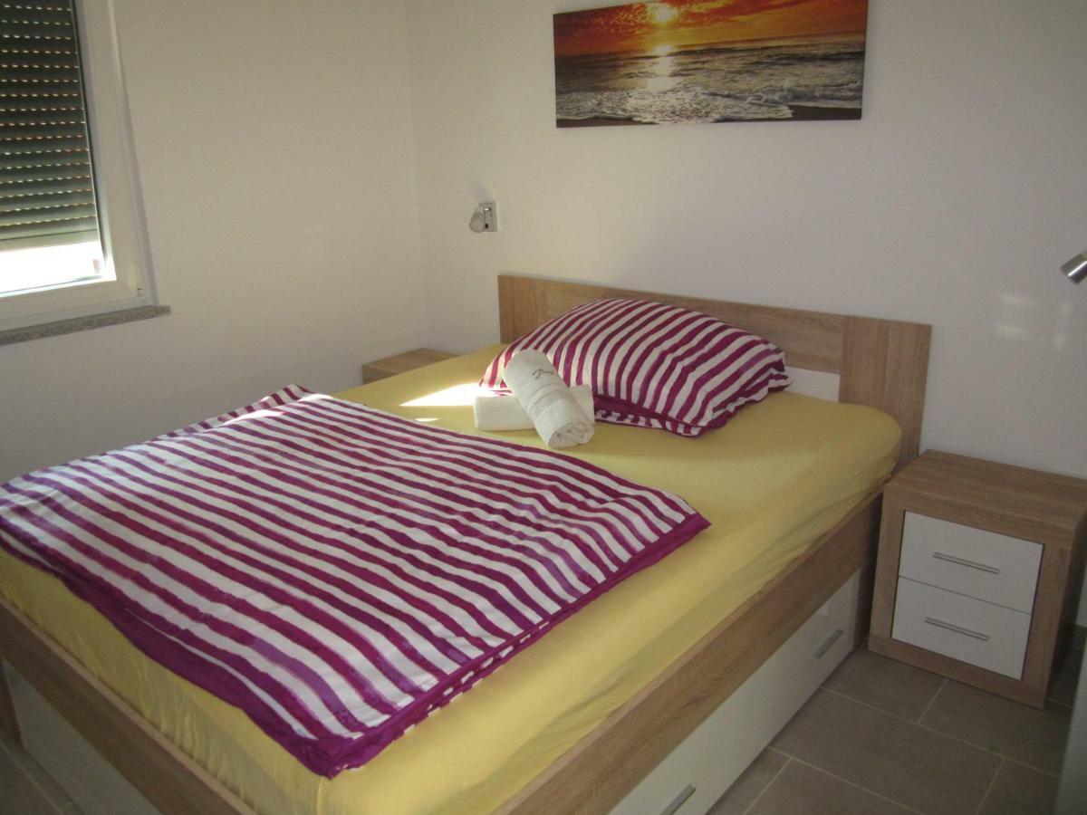 Apartإيزولا المظهر الخارجي الصورة